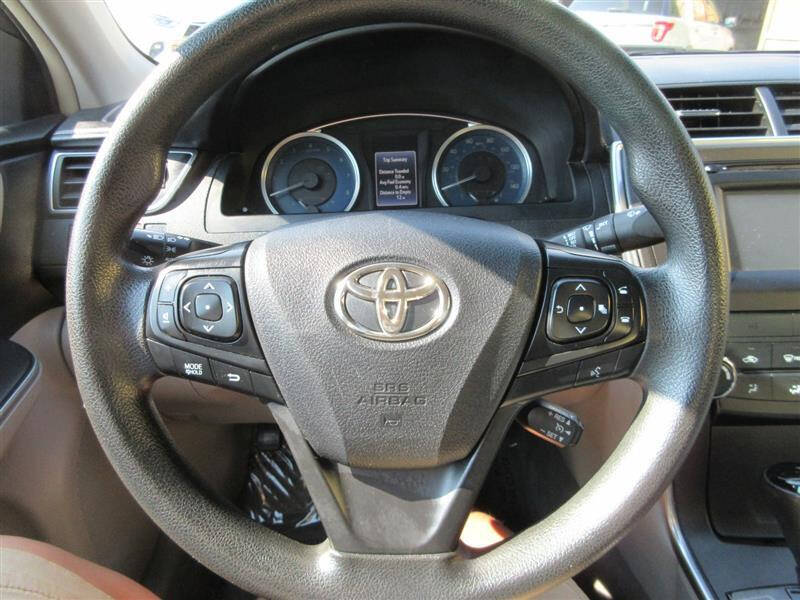 2017 Toyota Camry LE