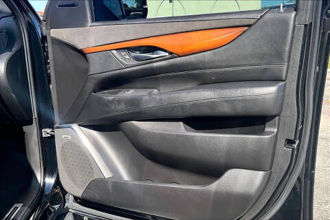 2018 Cadillac Escalade Luxury