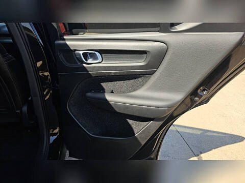 2019 Volvo XC40 T5 Momentum