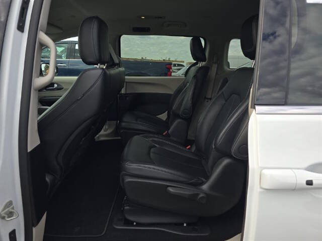 2024 Chrysler Pacifica Plug-In Hybrid