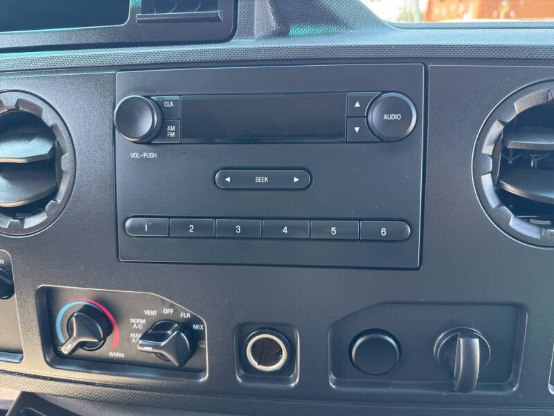 2009 Ford E250 CARGO VAN