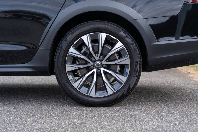 2023 Volvo V90 Cross Country B6 Plus