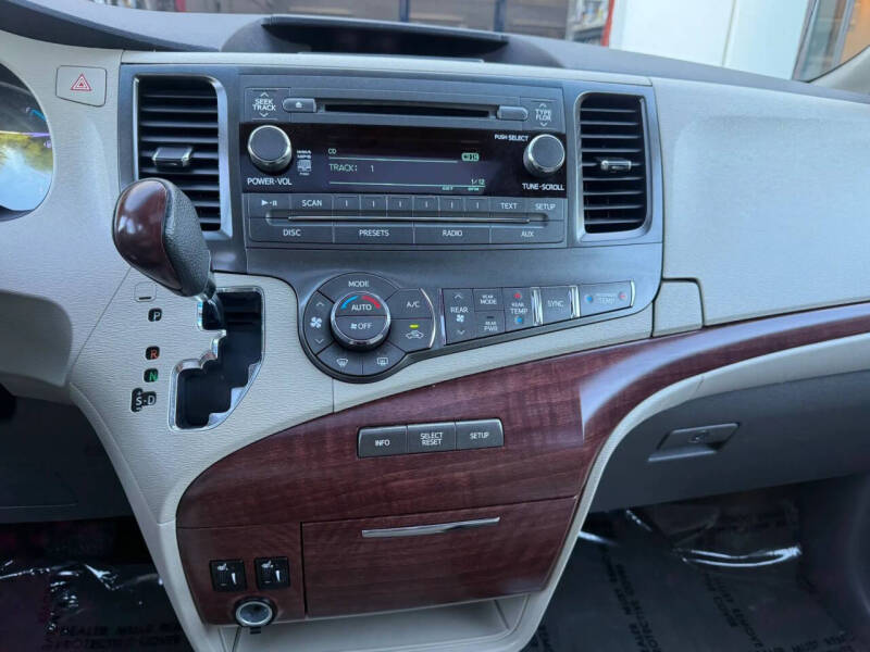 2014 Toyota Sienna