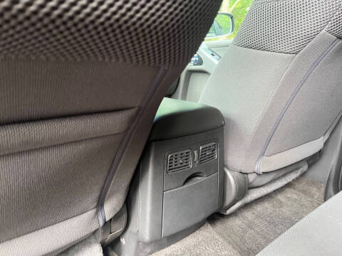 2011 Nissan Pathfinder LE