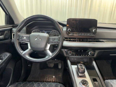 2022 Mitsubishi Outlander SEL