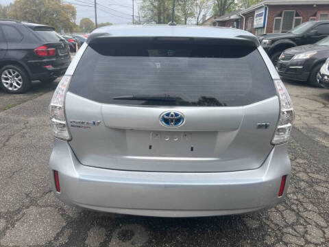 2012 Toyota Prius v Two