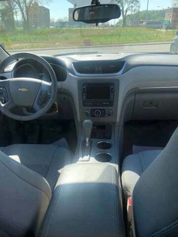 2017 Chevrolet Traverse LS