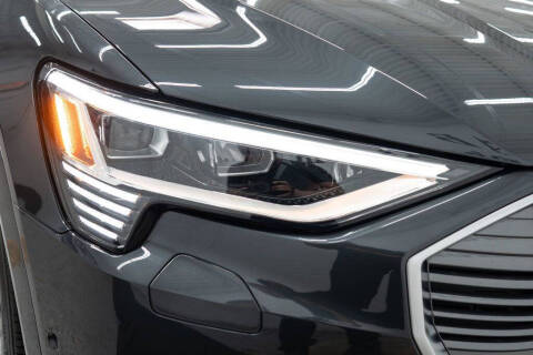 2021 Audi e-tron quattro Premium Plus