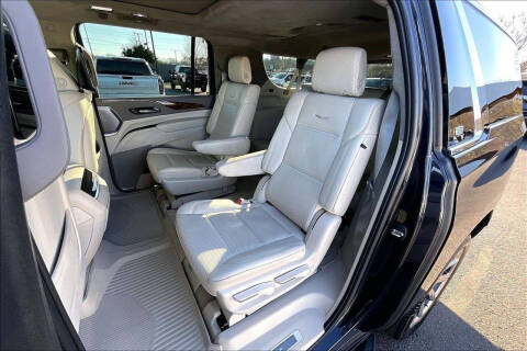 2023 Cadillac Escalade ESV Premium Luxury Platinum