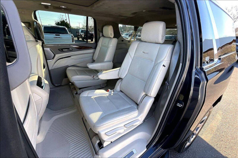 2023 Cadillac Escalade ESV Premium Luxury Platinum