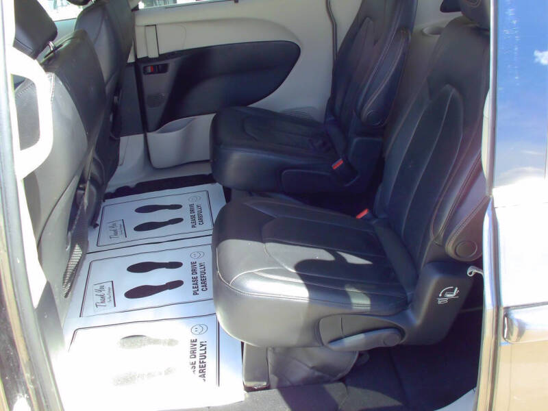 2017 Chrysler Pacifica Touring-L