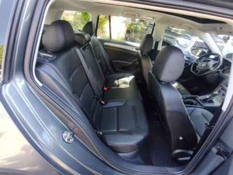 2017 Volkswagen Golf SportWagen