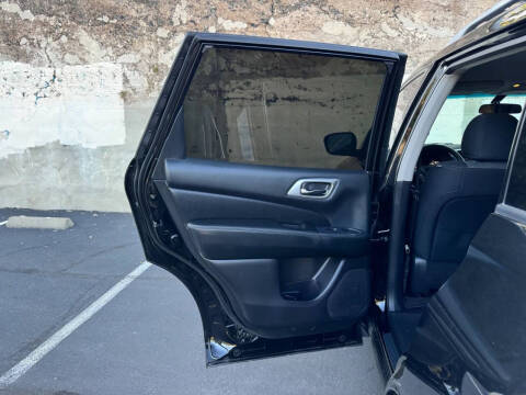 2020 Nissan Pathfinder S