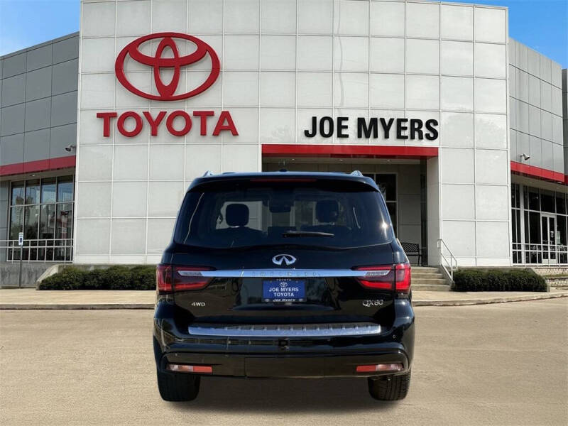 2022 Infiniti QX80 Luxe
