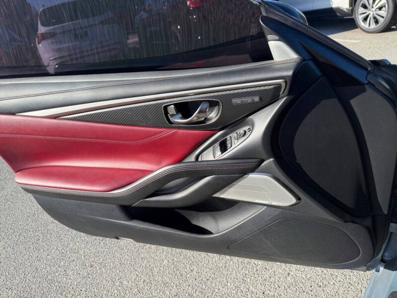 2022 Infiniti Q60 Red Sport 400