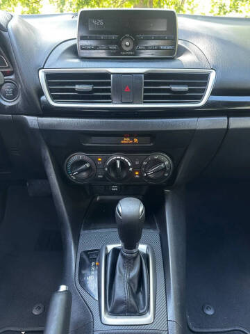 2015 Mazda MAZDA3 i SV