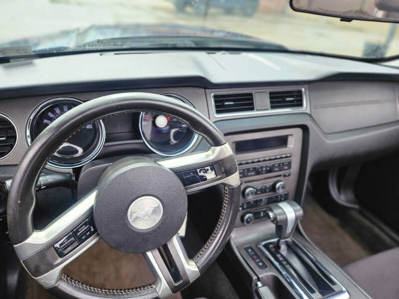 2012 Ford Mustang V6