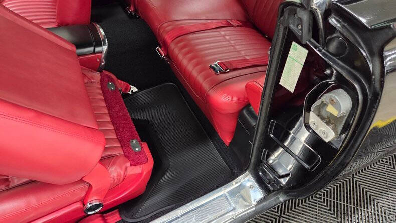 1962 Ford Thunderbird