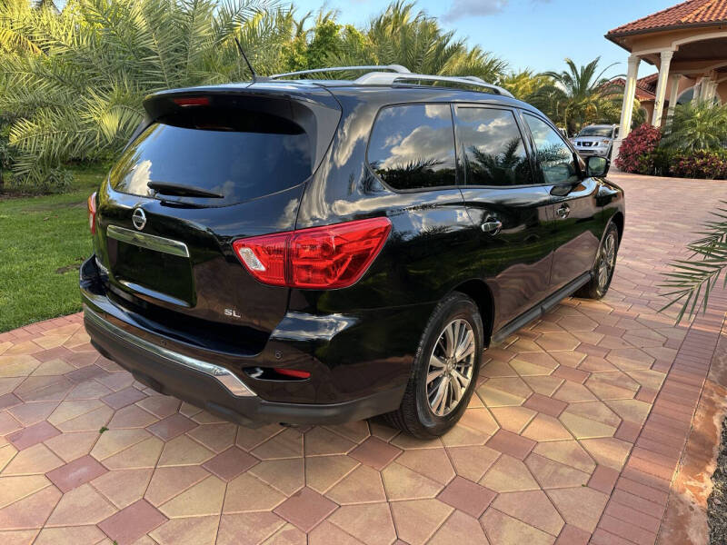 2017 Nissan Pathfinder SL