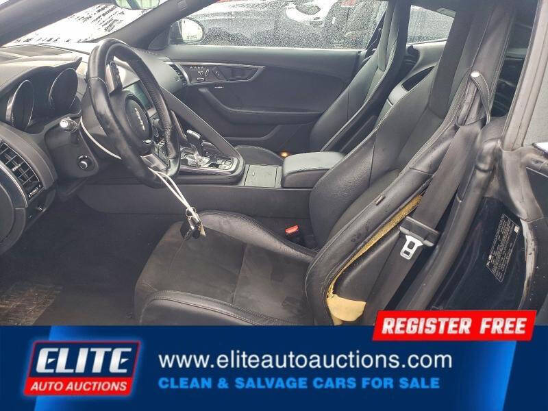 2019 Jaguar F-TYPE P300