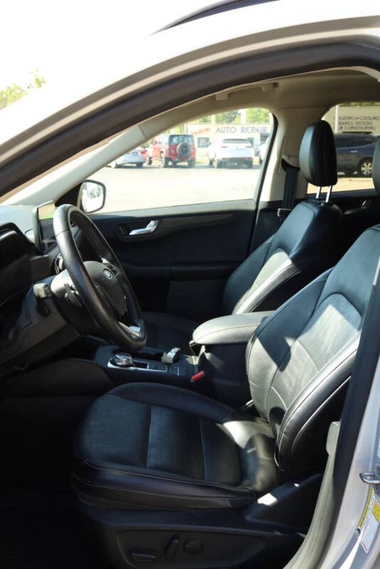 2020 Ford Escape Titanium