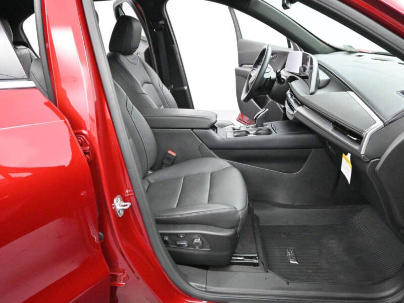 2025 Cadillac XT4 Premium Luxury