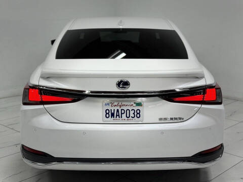 2021 Lexus ES 300h