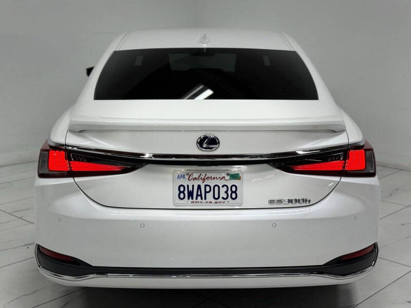 2021 Lexus ES 300h