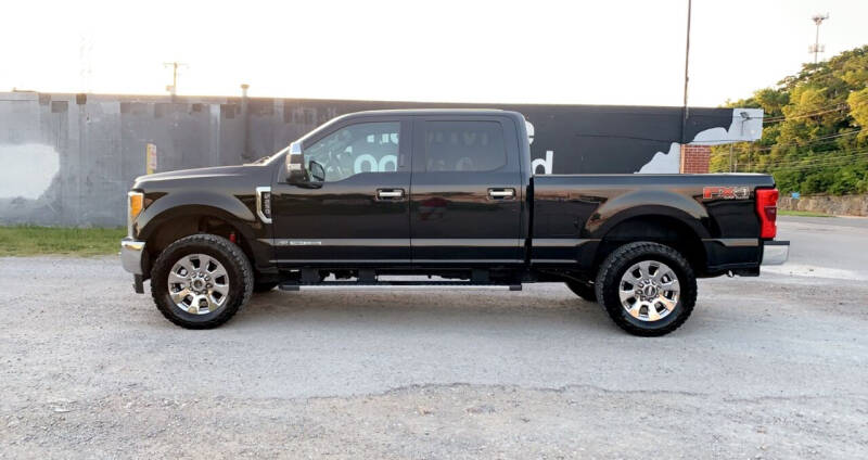 2017 Ford F-250 Super Duty Lariat photo 8