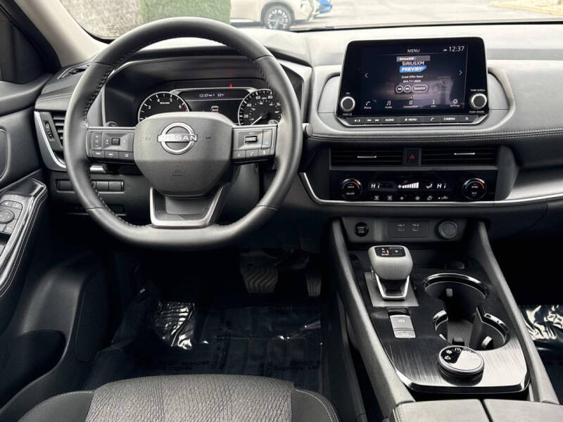 2025 Nissan Rogue SV