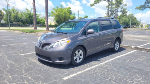 2015 Toyota Sienna LE Mobility 7-Passenger