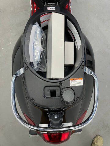 2023 Vespa Primavera 50 Mickey Mouse Edit