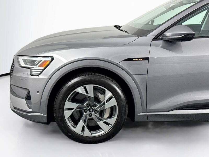 2021 Audi e-tron quattro Premium