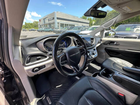 2020 Chrysler Pacifica Touring L Plus