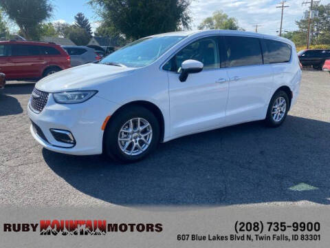 2023 Chrysler Pacifica Touring L