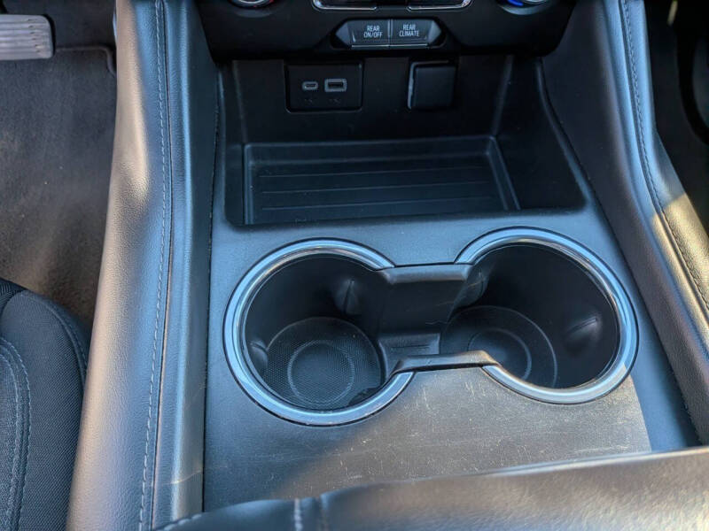 2023 Chevrolet Suburban LS