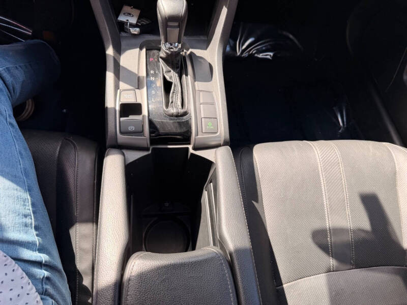 2017 Honda Civic EX-L w/Navi