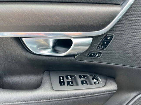 2020 Volvo V90 Cross Country T6