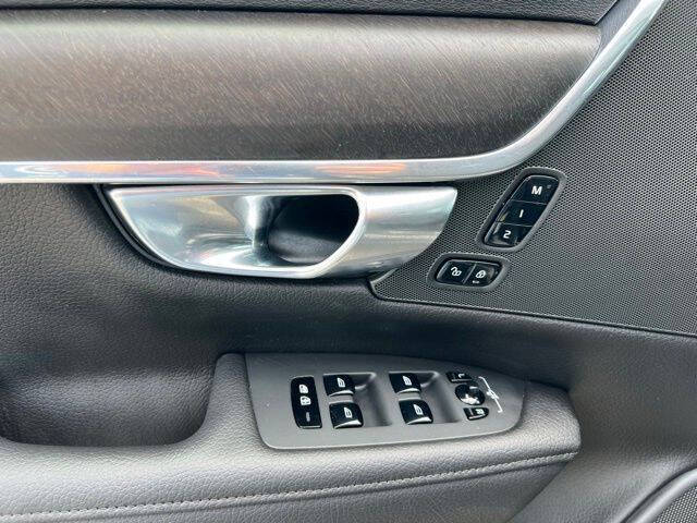 2020 Volvo V90 Cross Country T6