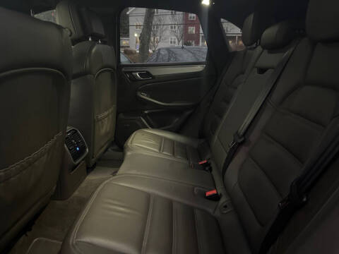 2015 Porsche Macan Turbo