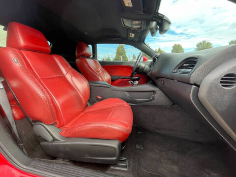 2016 Dodge Challenger SXT Plus