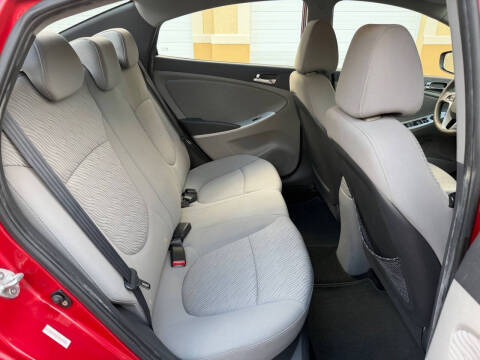 2012 Hyundai Accent GLS