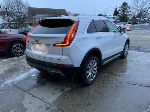 2022 Cadillac XT4 Premium Luxury