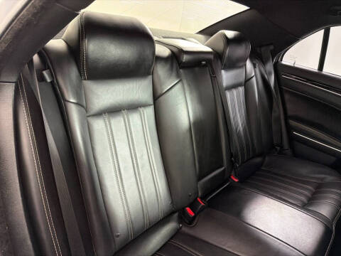2018 Chrysler 300 S
