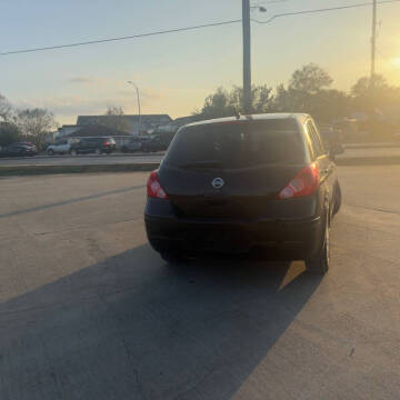 2011 Nissan Versa 1.8 S