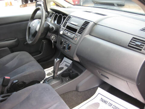 2009 Nissan Versa 1.6 Base