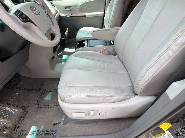 2011 Toyota Sienna XLE 8-Passenger