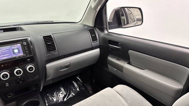 2016 Toyota Sequoia SR5