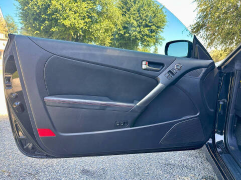 2014 Hyundai Genesis Coupe 2.0T R-Spec