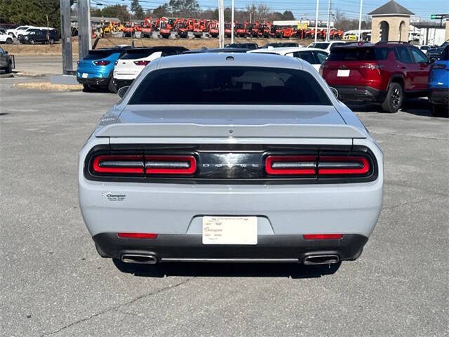 2021 Dodge Challenger SXT